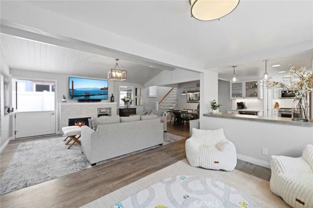 412 Colton Street, Newport Beach, CA 92663