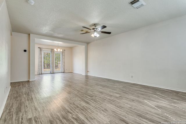 6019 Lyndell, San Antonio, TX 78244