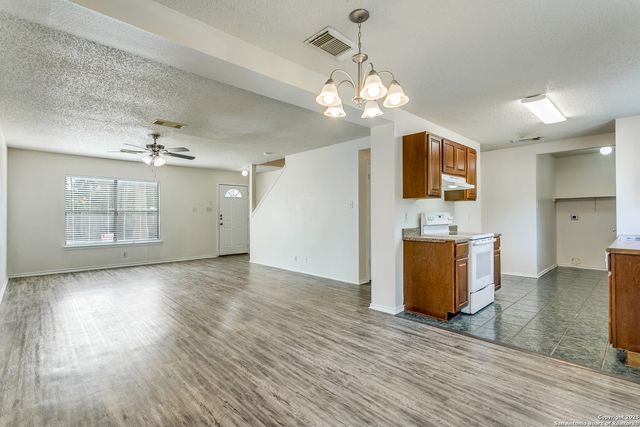 6019 Lyndell, San Antonio, TX 78244