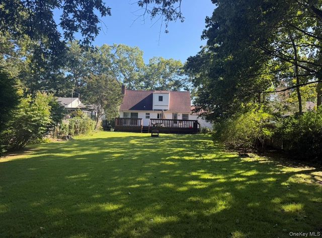 9 Stillwell Street, Huntington, NY 11743