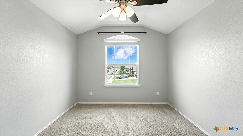 Image 27 of property listing at 912 Bexley Drive, Seguin, TX 78155