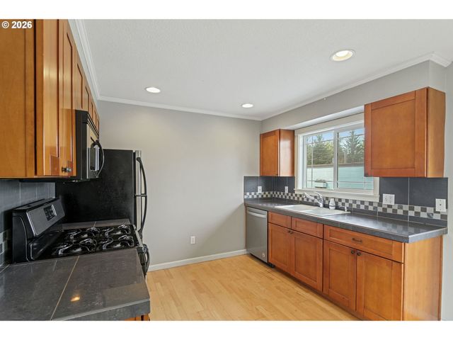 3925 Sw MULTNOMAH Blvd 201, Portland, OR 97219