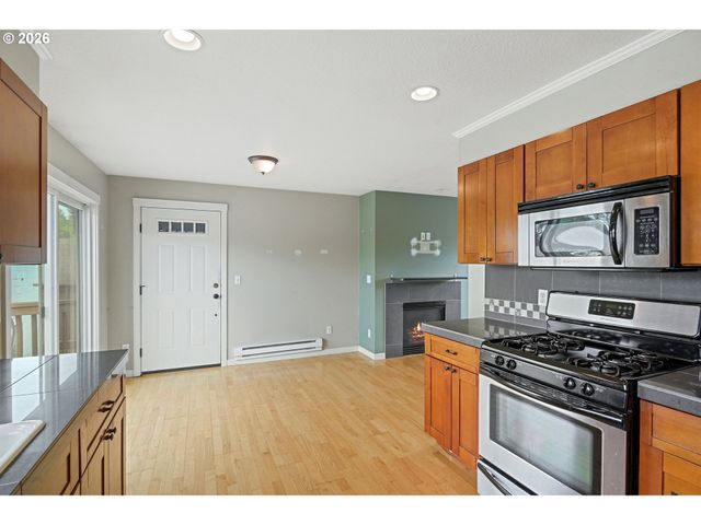 3925 Sw MULTNOMAH Blvd 201, Portland, OR 97219