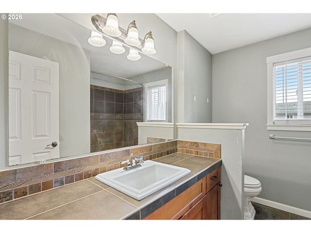 3925 Sw MULTNOMAH Blvd 201, Portland, OR 97219