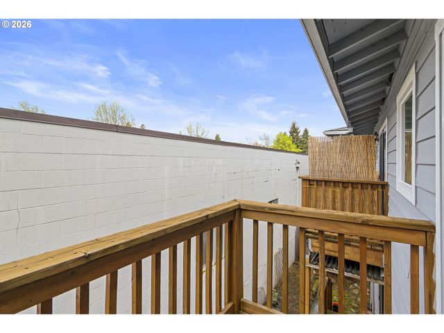 3925 Sw MULTNOMAH Blvd 201, Portland, OR 97219