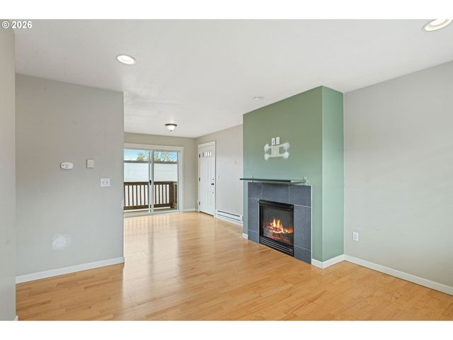 3925 Sw MULTNOMAH Blvd 201, Portland, OR 97219