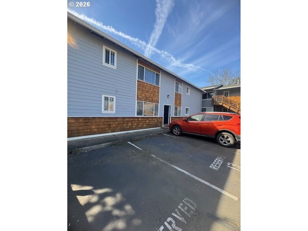 3925 Sw MULTNOMAH Blvd 201, Portland, OR 97219