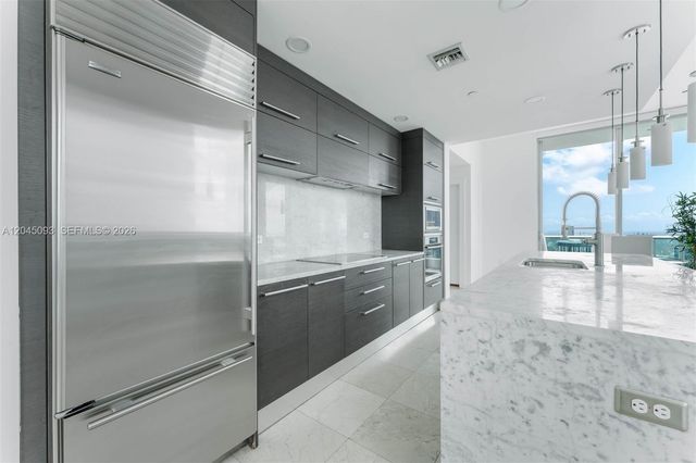 900 Biscayne Blvd 5812, Miami, FL 33132