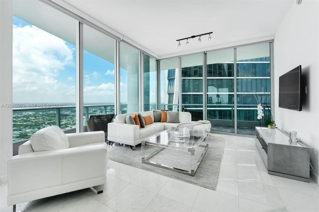 900 Biscayne Blvd 5812, Miami, FL 33132