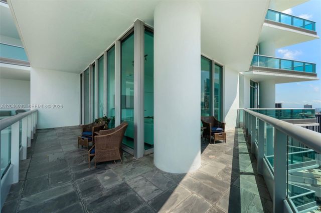 900 Biscayne Blvd 5812, Miami, FL 33132