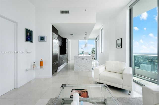 900 Biscayne Blvd 5812, Miami, FL 33132