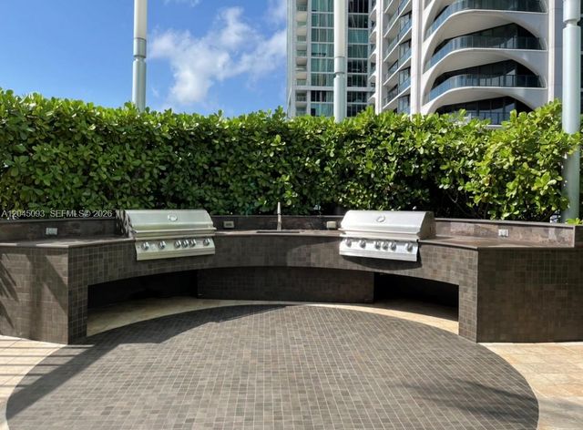 900 Biscayne Blvd 5812, Miami, FL 33132