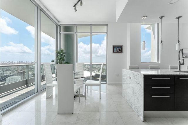 900 Biscayne Blvd 5812, Miami, FL 33132