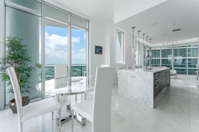 900 Biscayne Blvd 5812, Miami, FL 33132