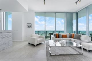900 Biscayne Blvd 5812, Miami, FL 33132