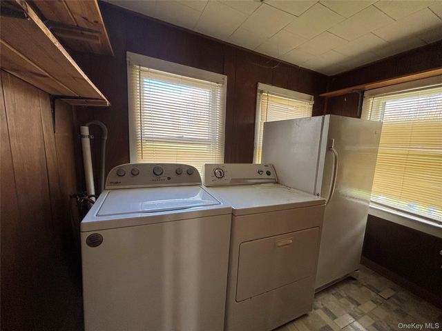 647 S Drury Lane, Rock Tavern, NY 12549