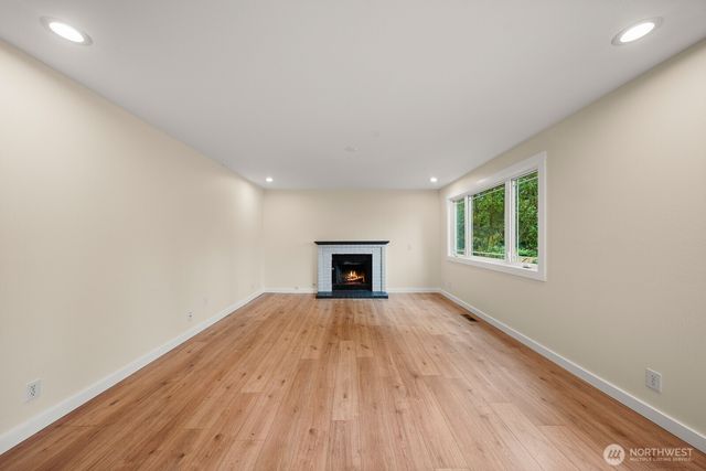 3943 S 271st Place, Kent, WA 98032