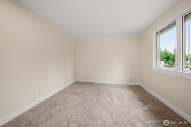 3943 S 271st Place, Kent, WA 98032