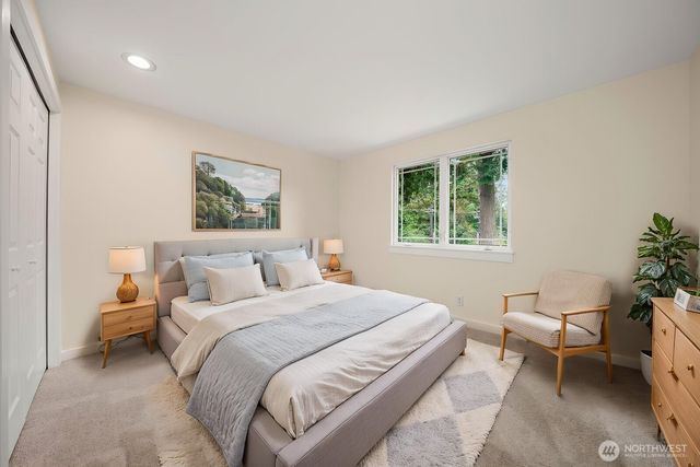 3943 S 271st Place, Kent, WA 98032