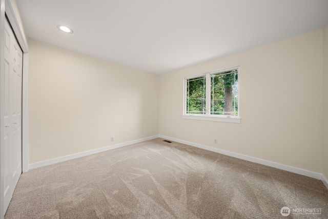 3943 S 271st Place, Kent, WA 98032