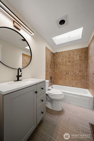 3943 S 271st Place, Kent, WA 98032