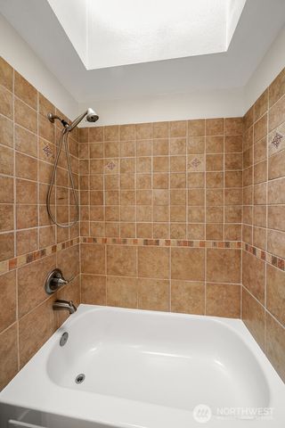 3943 S 271st Place, Kent, WA 98032