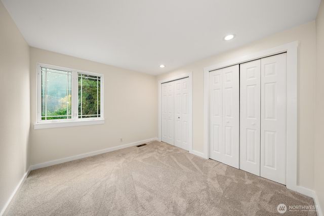 3943 S 271st Place, Kent, WA 98032