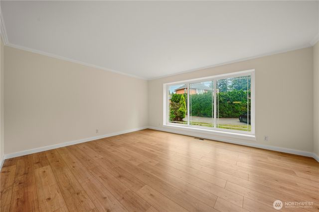 3943 S 271st Place, Kent, WA 98032