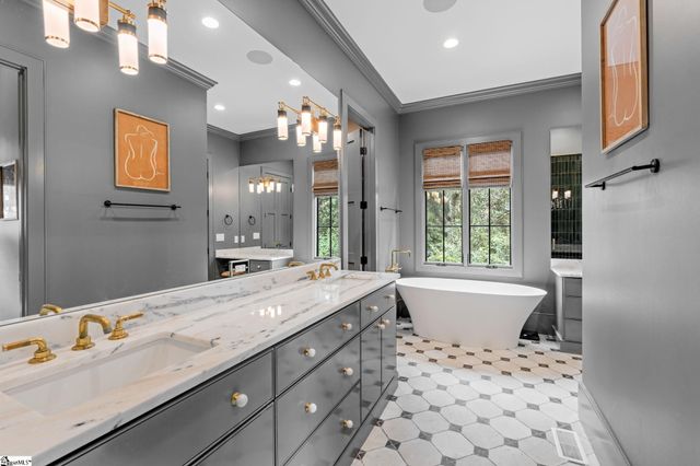 24 Forest View Drive, Greenville, SC 29605