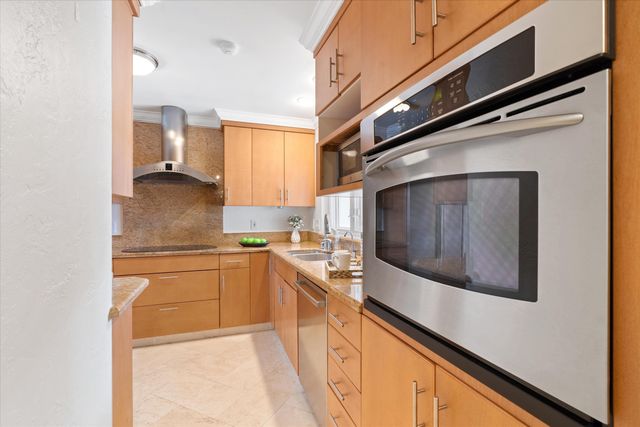 2625 NE 12th Street, Fort Lauderdale, FL 33304