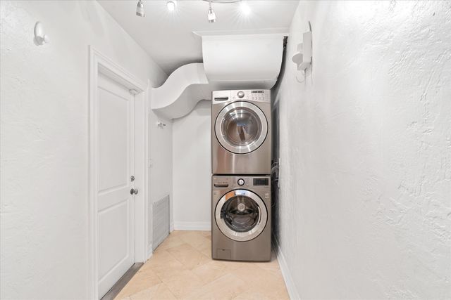 2625 NE 12th Street, Fort Lauderdale, FL 33304