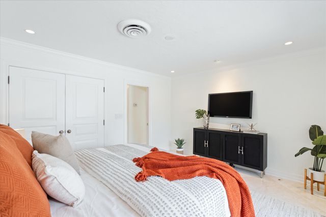 2625 NE 12th Street, Fort Lauderdale, FL 33304