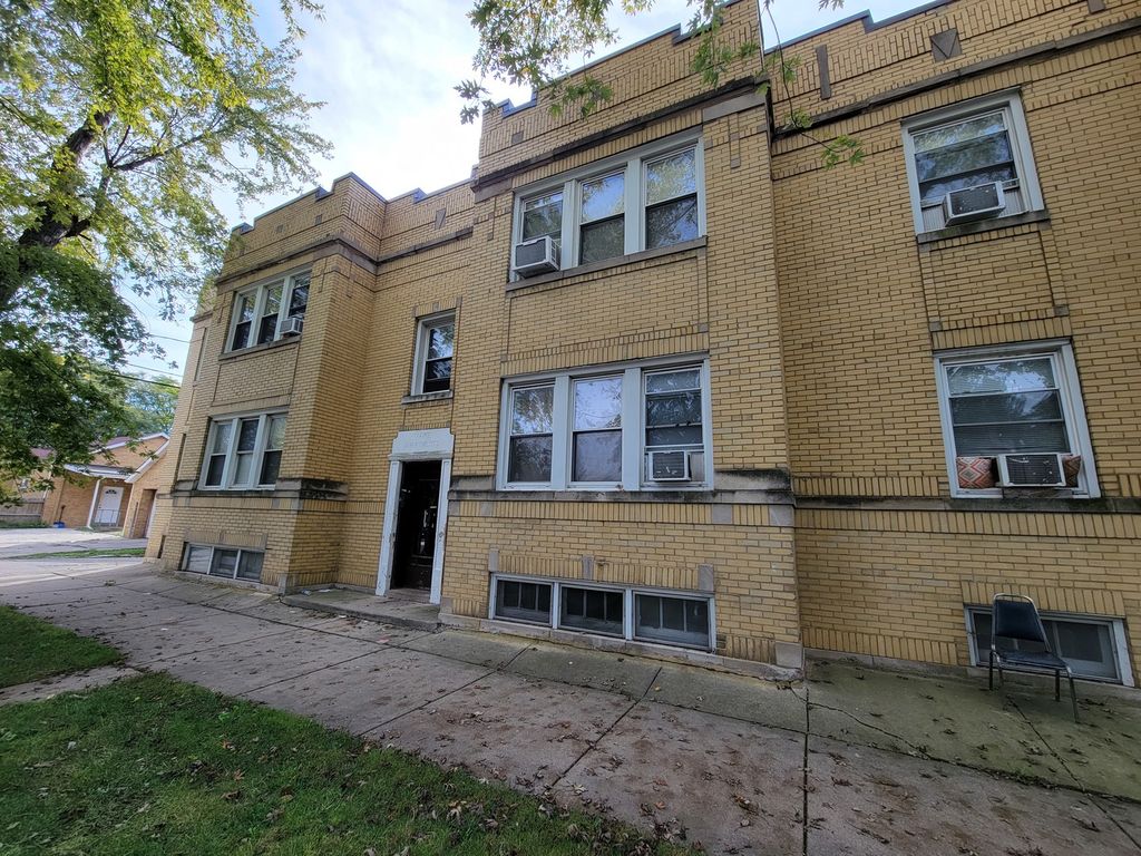 6601 S Troy Street, Chicago, IL 60629