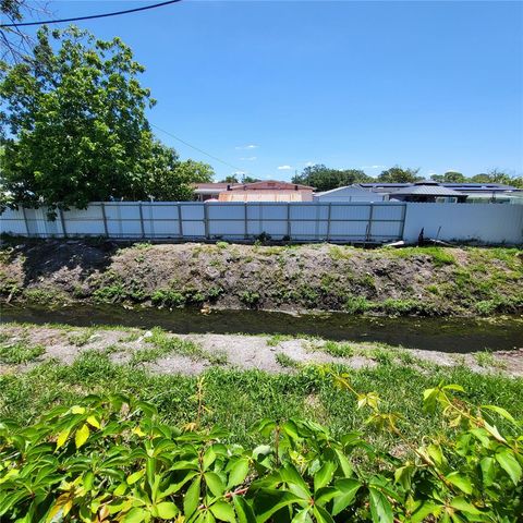 5107 CRESTHILL DRIVE, Tampa, FL 33615