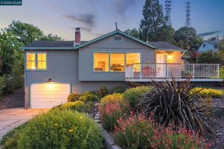 1931 Dowrelio Dr, Crockett, CA 94525