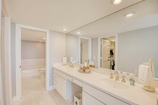 120 Lakeshore Drive 937, North Palm Beach, FL 33408