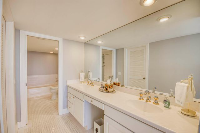 120 Lakeshore Drive 937, North Palm Beach, FL 33408