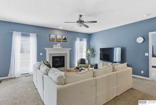 11003 Superior Drive, Papillion, NE 68046