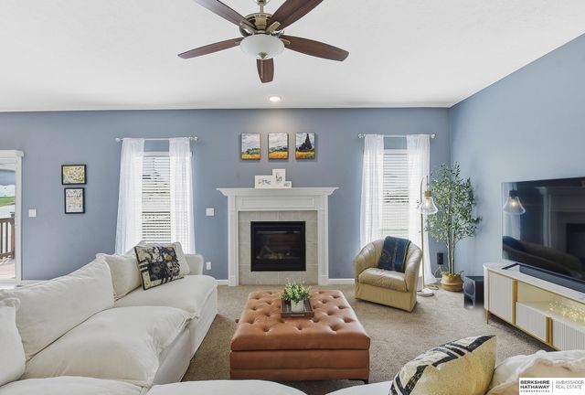 11003 Superior Drive, Papillion, NE 68046