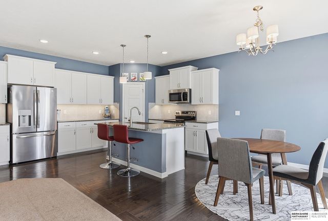 11003 Superior Drive, Papillion, NE 68046