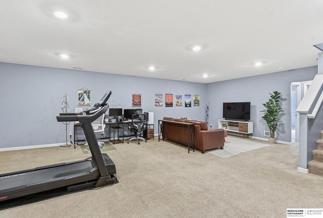 11003 Superior Drive, Papillion, NE 68046