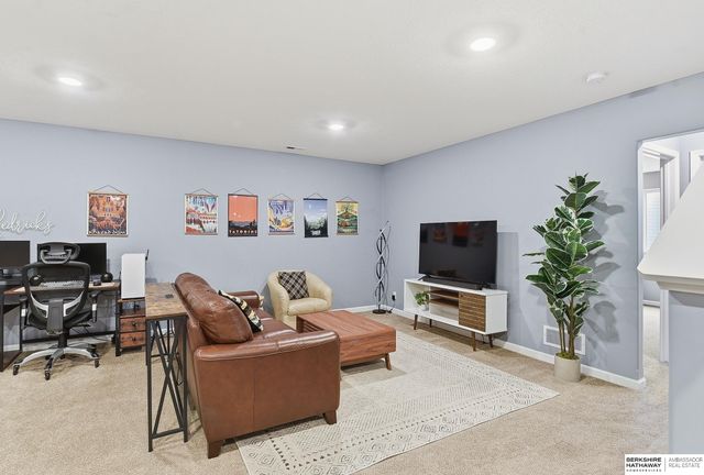 11003 Superior Drive, Papillion, NE 68046