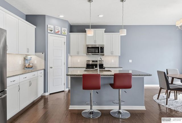 11003 Superior Drive, Papillion, NE 68046