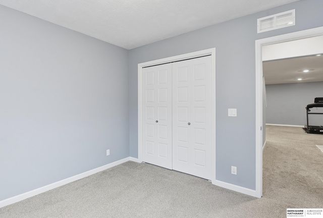 11003 Superior Drive, Papillion, NE 68046