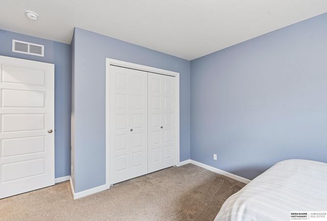 11003 Superior Drive, Papillion, NE 68046