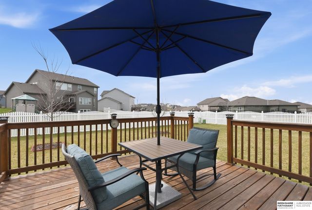 11003 Superior Drive, Papillion, NE 68046