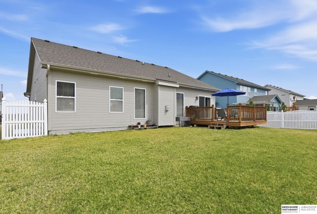 11003 Superior Drive, Papillion, NE 68046