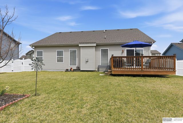 11003 Superior Drive, Papillion, NE 68046