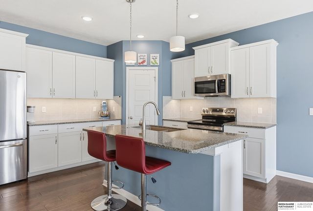 11003 Superior Drive, Papillion, NE 68046