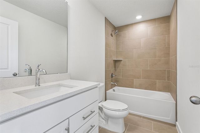 2704 MEADOW CREST DRIVE, St Cloud, FL 34773